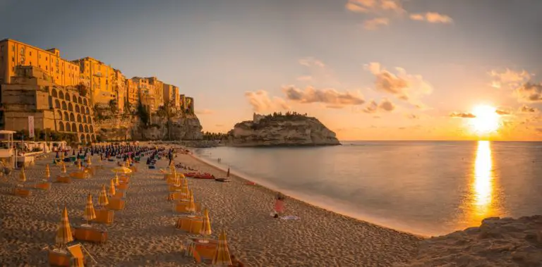 best-beaches-beach-clubs-in-italy-italy-vacation-specialists