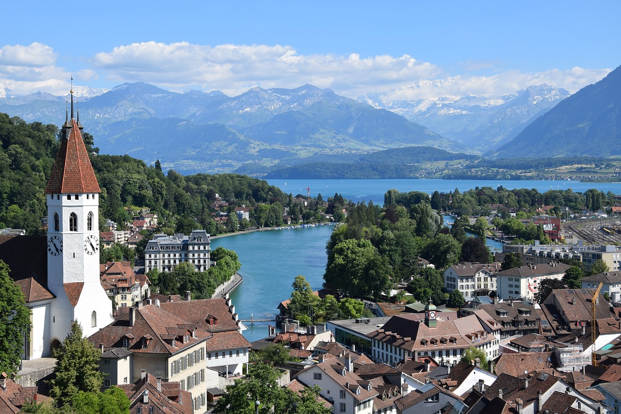 10 Most Beautiful Lakes in Switzerland to Visit | MultiCityTrips